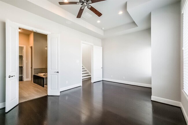 Building Photo - 4015 Lillian St