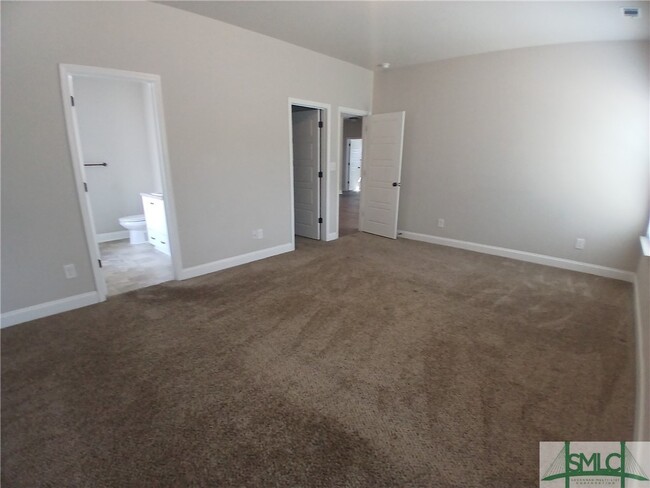 Building Photo - 176 Willow Dr