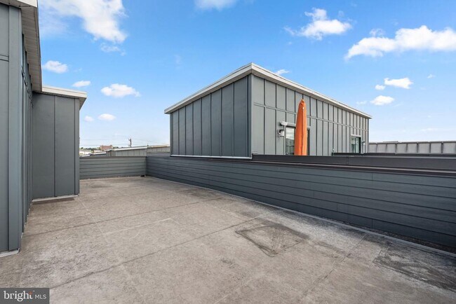 Building Photo - 921 Grundy St