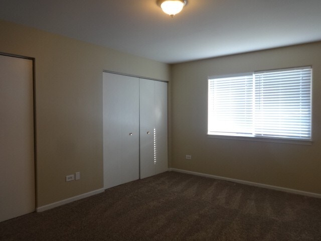 Building Photo - 816 Shorewood Dr