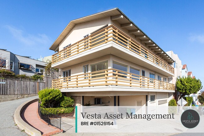 Building Photo - Savor Sweeping City Views From Your Hillside Retreat