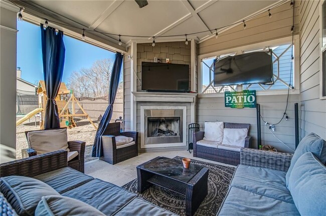 Building Photo - 7661 Silk Tree Pointe