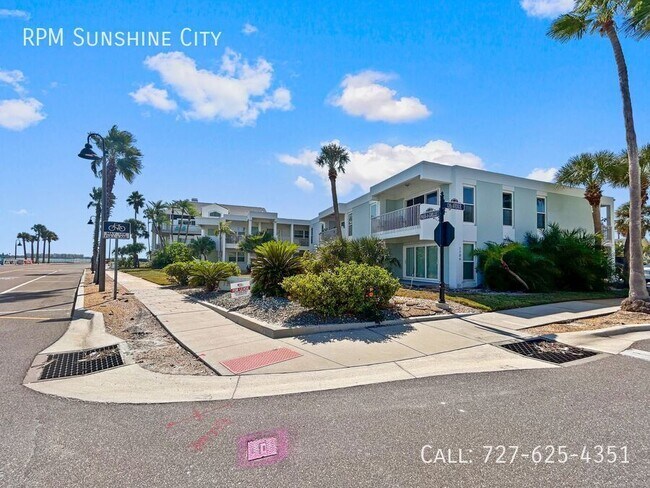 Building Photo - 1106 Pass a Grille Way