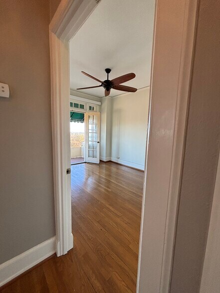 Building Photo - 2068 Walton Way