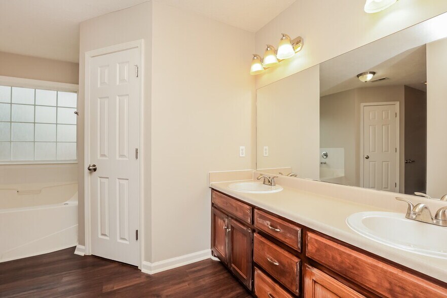 Building Photo - 410 Williamsport Dr