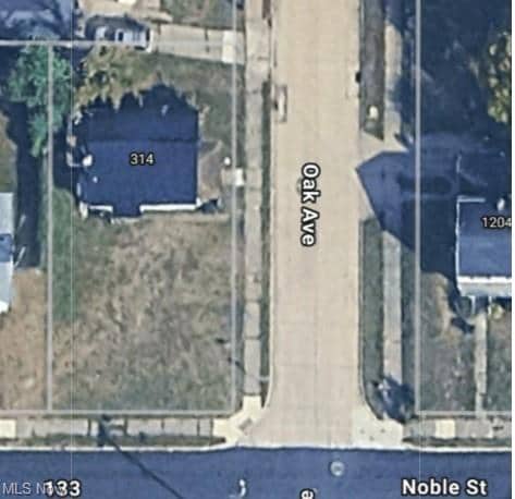 Building Photo - 314 Oak Ave