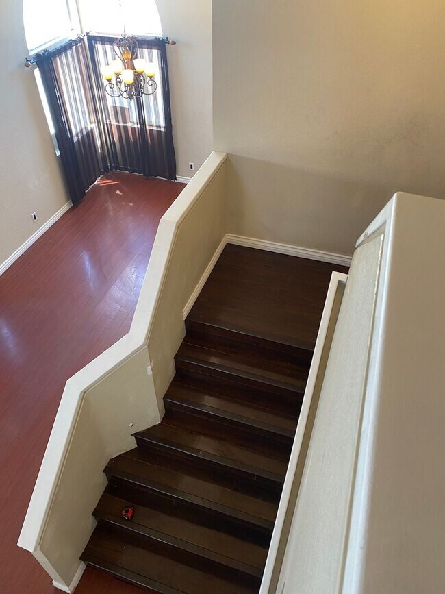 Building Photo - Spacious 3-Bed, 2.5-Bath Home – Limited-Ti...