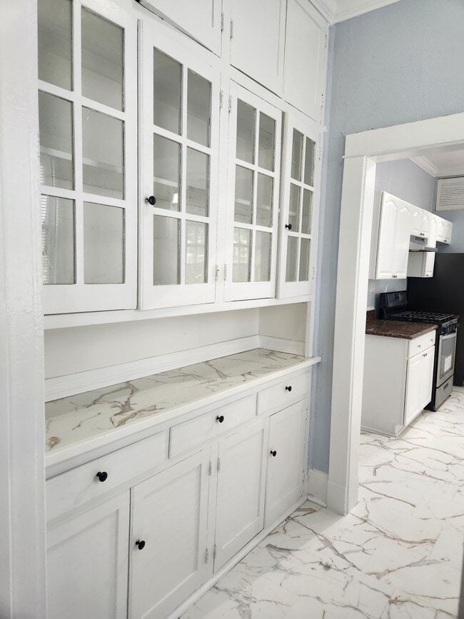 Pantry - 6 Fontainebleau Dr