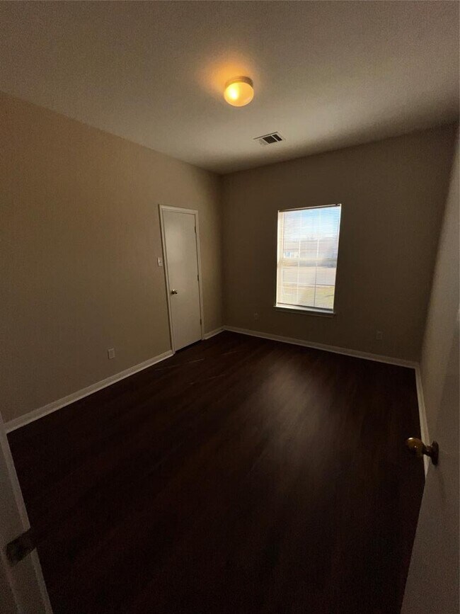 Building Photo - 143 Marvin Cove