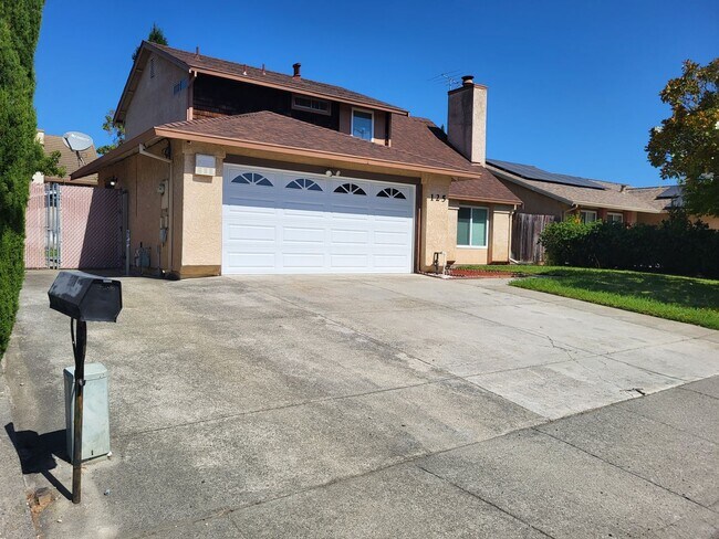Building Photo - 125 Serpentine Dr