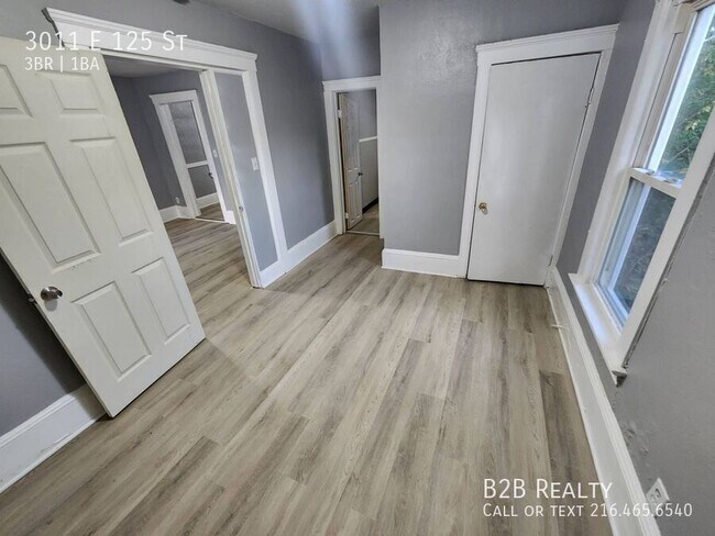 Building Photo - 3011 E 125th St