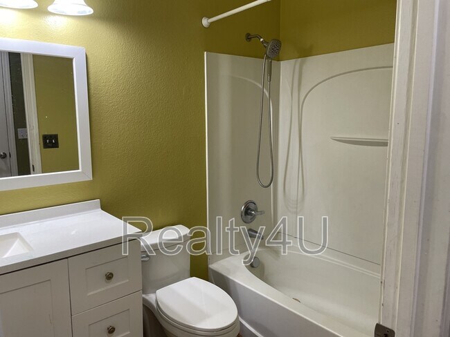 Building Photo - 2867 Willow Patch Rd