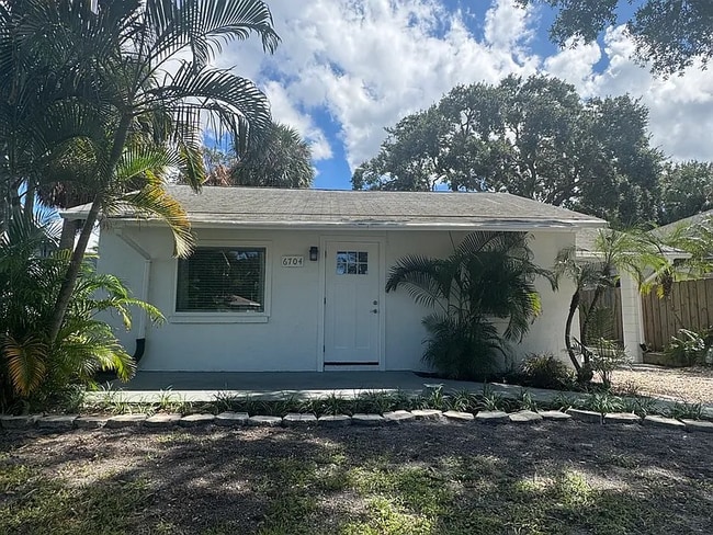 Building Photo - 6704 S Faul St