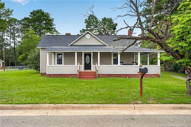 Building Photo - 423 E Edinborough Ave