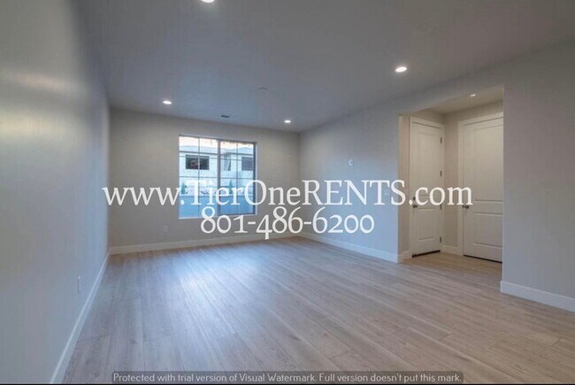 Building Photo - **Summer Special: FREE RENT for MAY**