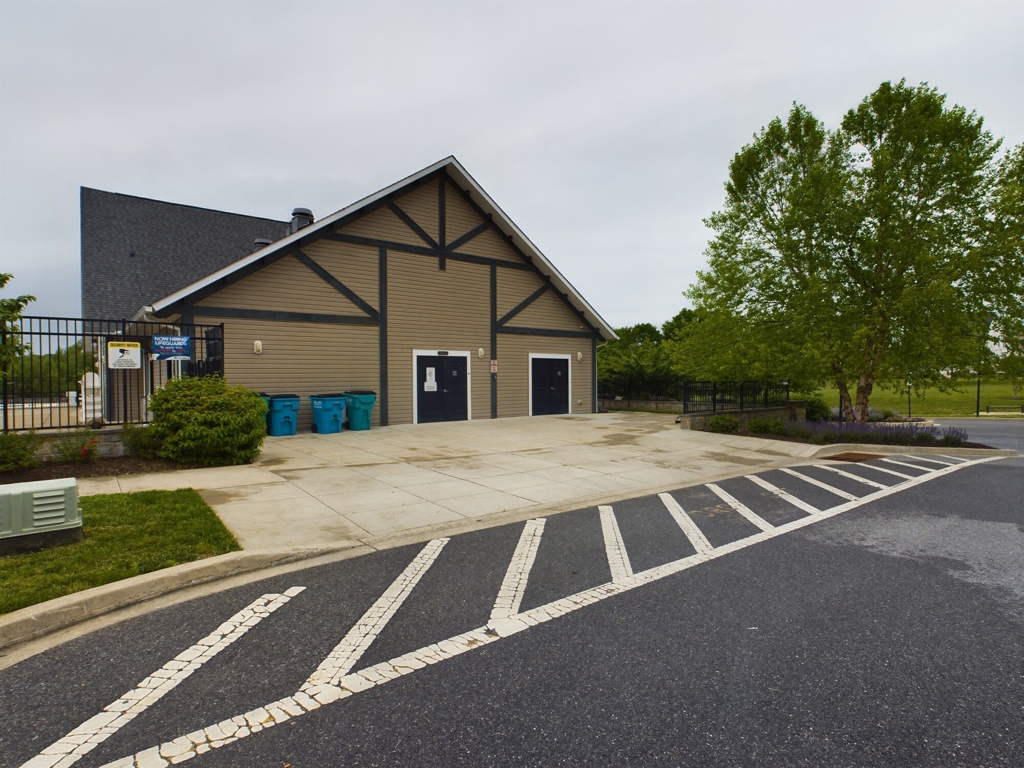 Building Photo - 6479 Jack Linton Dr S