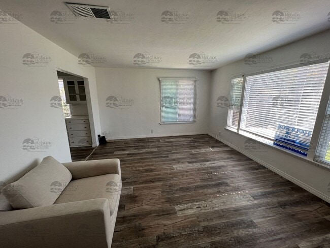 Building Photo - 3310 Eureka Pl