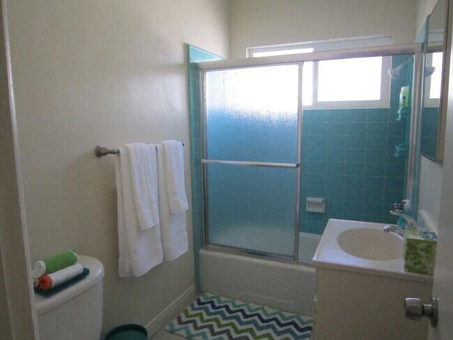 Building Photo - 707 Hermosa Ave