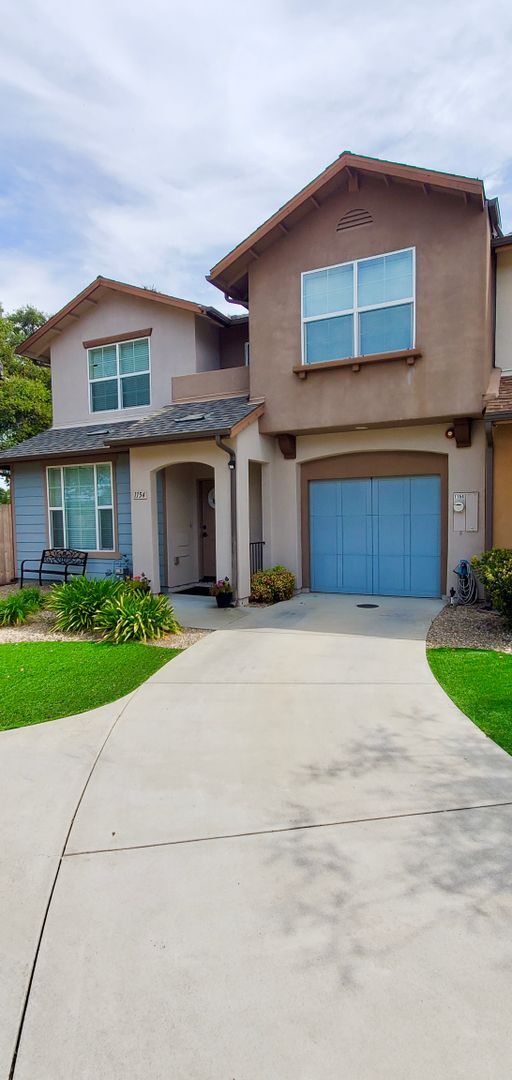 Building Photo - 1154 Galeria Cir