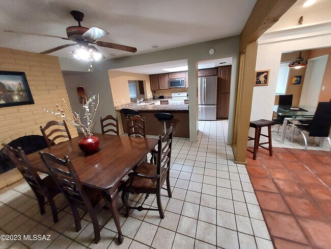 Building Photo - 5602 N Camino Del Sol