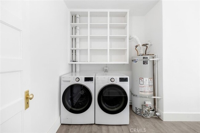 Building Photo - 550 N Kenmore Ave