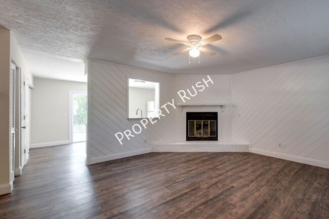 Building Photo - 4326 Worsham Ave. - Charming 3 bed/2 full ...