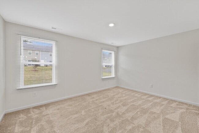 Building Photo - 3063 Spline Cir