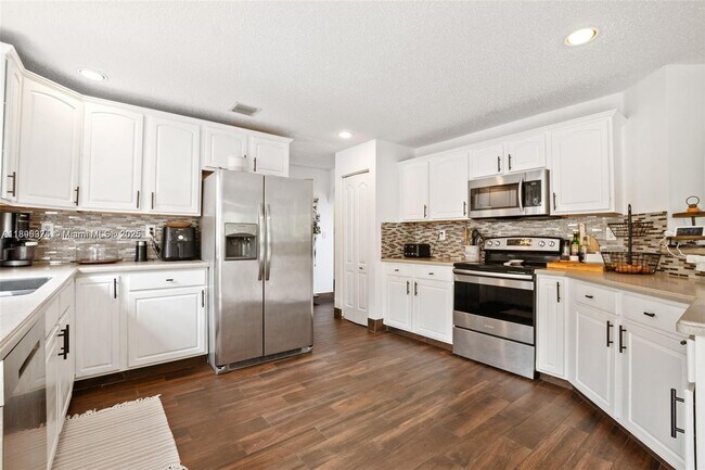 Building Photo - 11341 NW 52nd Ln