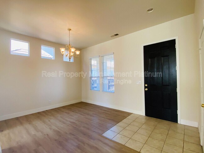 Building Photo - 2916 Roberts Ave