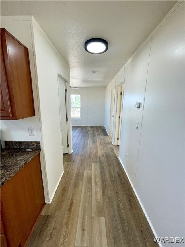 Building Photo - Move In Ready-3 Bedroom 2 Bath -