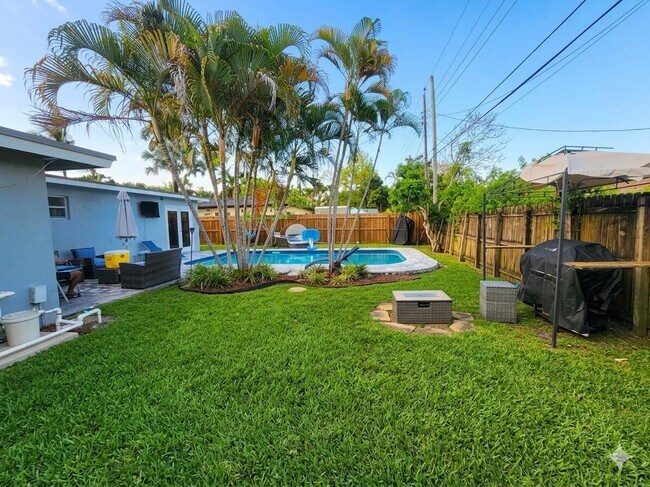 Building Photo - 3440 SW 20th St