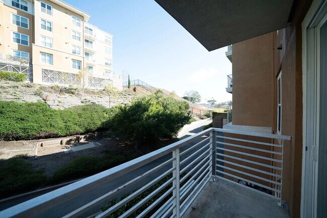 Building Photo - 401 Crescent Ct