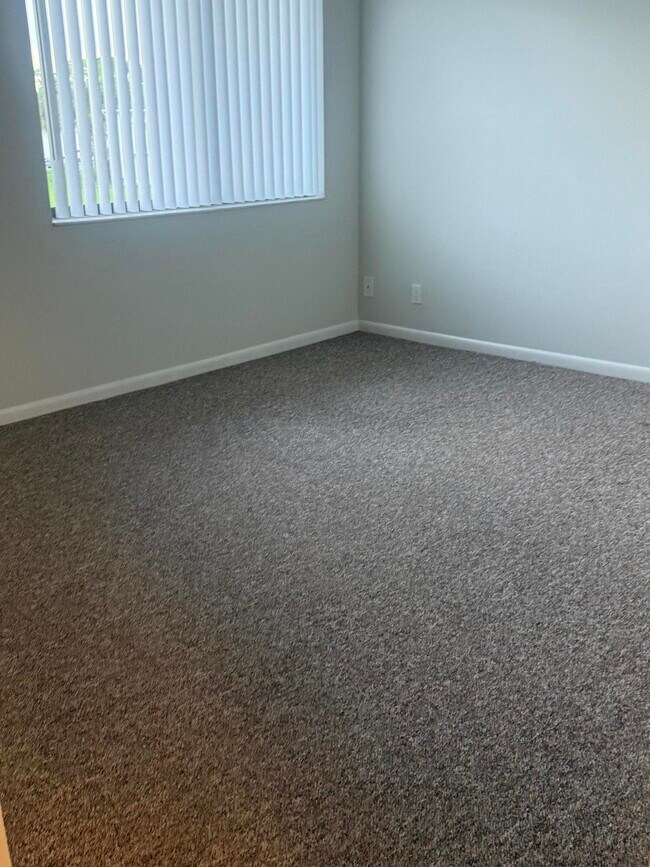Building Photo - 3011 SE Aster Ln