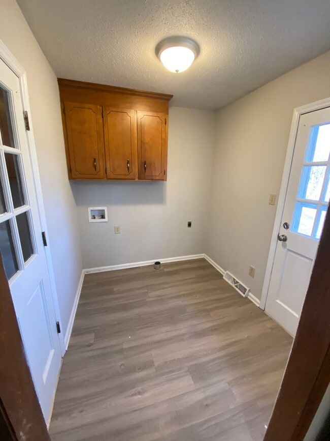 Building Photo - 3bed/2bath house on large lot with garage, Minutes from Hwy 73 and I-85, Close to Concord