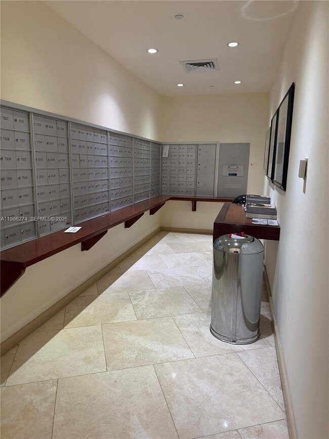 Building Photo - 2475 Brickell Ave