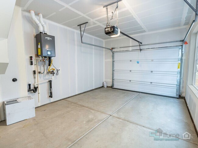 Building Photo - Bright 2-Bedroom, 2.5-Bathroom Home in Hillsboro