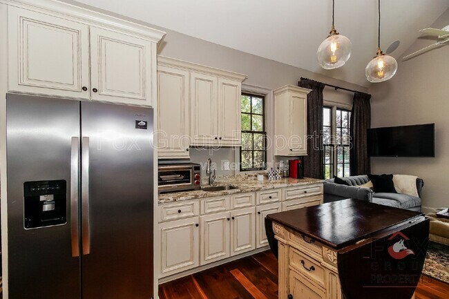 Building Photo - 17120 Belle Isle Dr