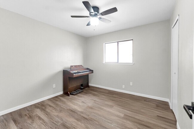 Building Photo - 18330 Navajo Trail Dr