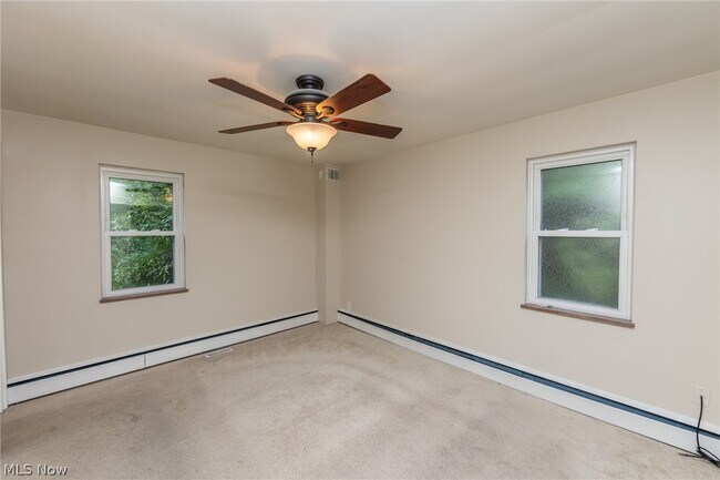 Building Photo - 9423 Highland Dr
