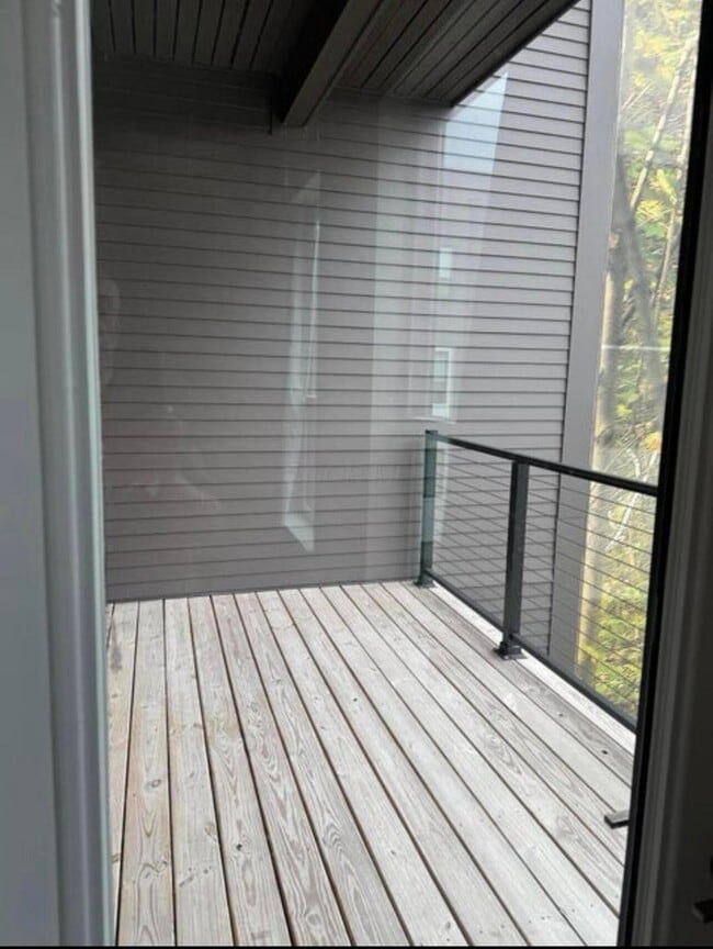 Building Photo - 6633 Dale Dr