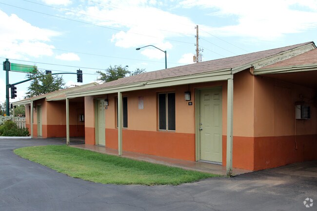 Building Photo - Wagon Wheel Lodge
