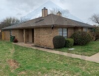 Building Photo - 305 Shady Valley Dr