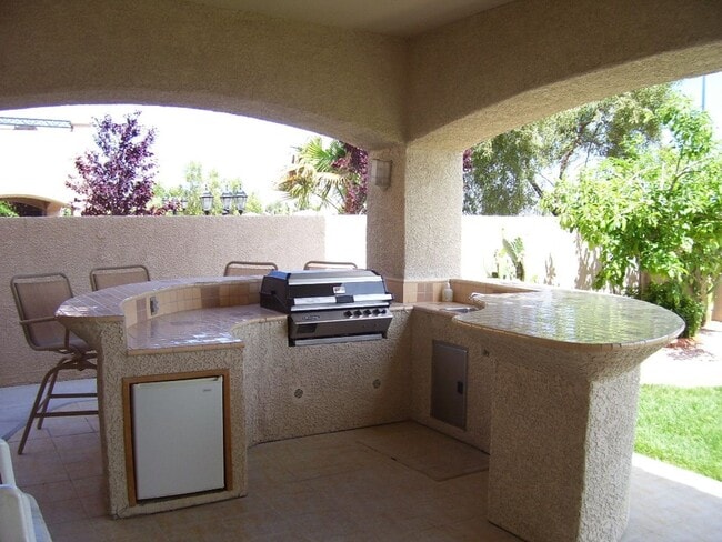 Building Photo - LACEBARK PINE