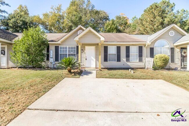 Primary Photo - 83 Hamilton Woods Dr