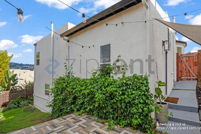 Building Photo - 3473 Birdsall Ave