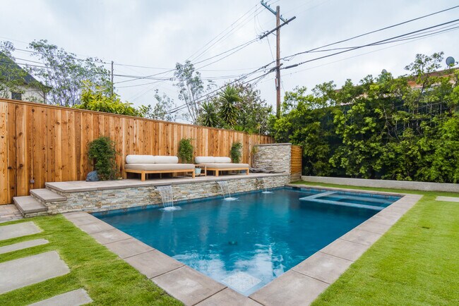 Building Photo - Charming 3 Bedroom 2 Bathroom Wilshire Vista Home with Bonus Room, Resort-Style Backyard and Heat...