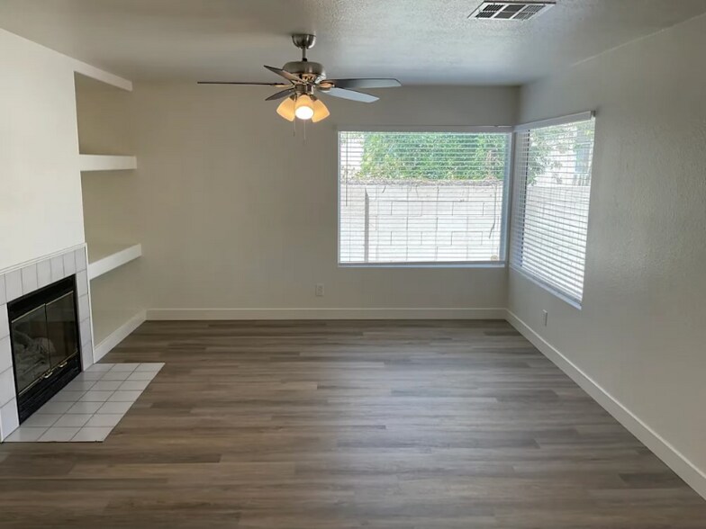 Building Photo - 3320 Twin Bridges Ct