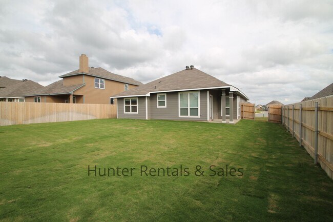 Building Photo - Temple North Gate Beauty!  Rent Reduced! Won't last long!