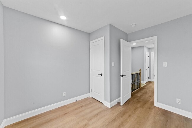 Building Photo - 129 Drake Ave