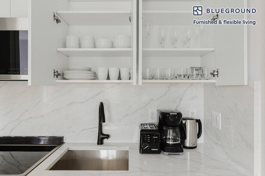 Building Photo - 250 Union Ave